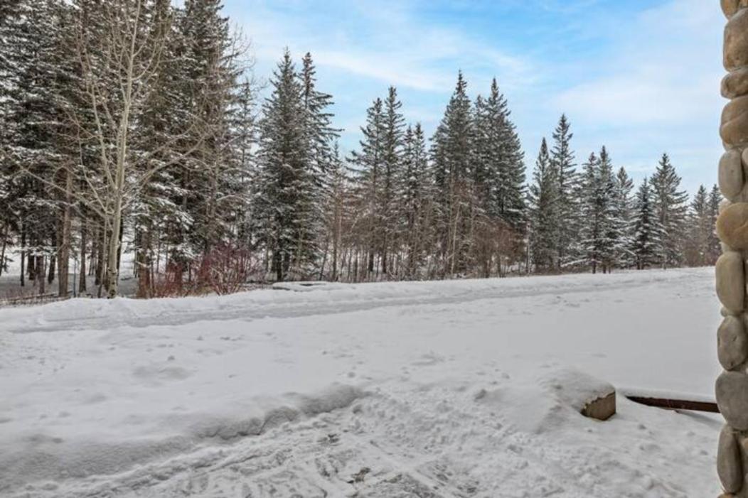 Nature'S Nook By Instant Suites Pool & Hottub Canmore Exterior foto